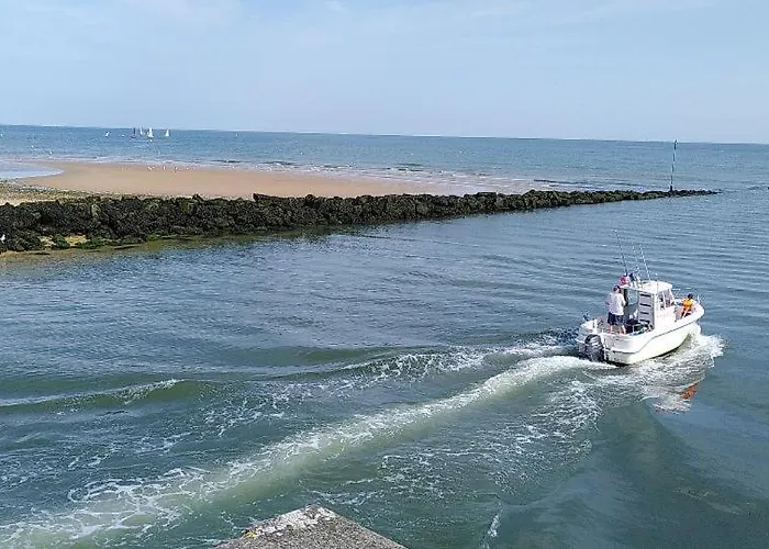 T2 Nid Serein, Jardin, Calme, Proche Centre-ville, Port, Plages Апартаменты *