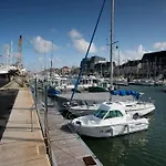 T2 Nid Serein, Jardin, Calme, Proche Centre-ville, Port, Plages * 库尔瑟勒·苏尔·梅尔
