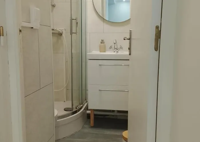 T2 Nid Serein, Jardin, Calme, Proche Centre-ville, Port, Plages *