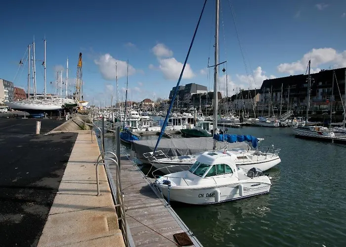 T2 Nid Serein, Jardin, Calme, Proche Centre-ville, Port, Plages * Courseulles-sur-Mer