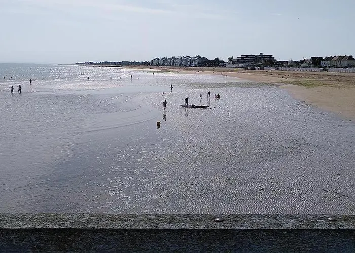 T2 Nid Serein, Jardin, Calme, Proche Centre-ville, Port, Plages * Courseulles-sur-Mer